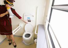 private toilets in Chinese Trains